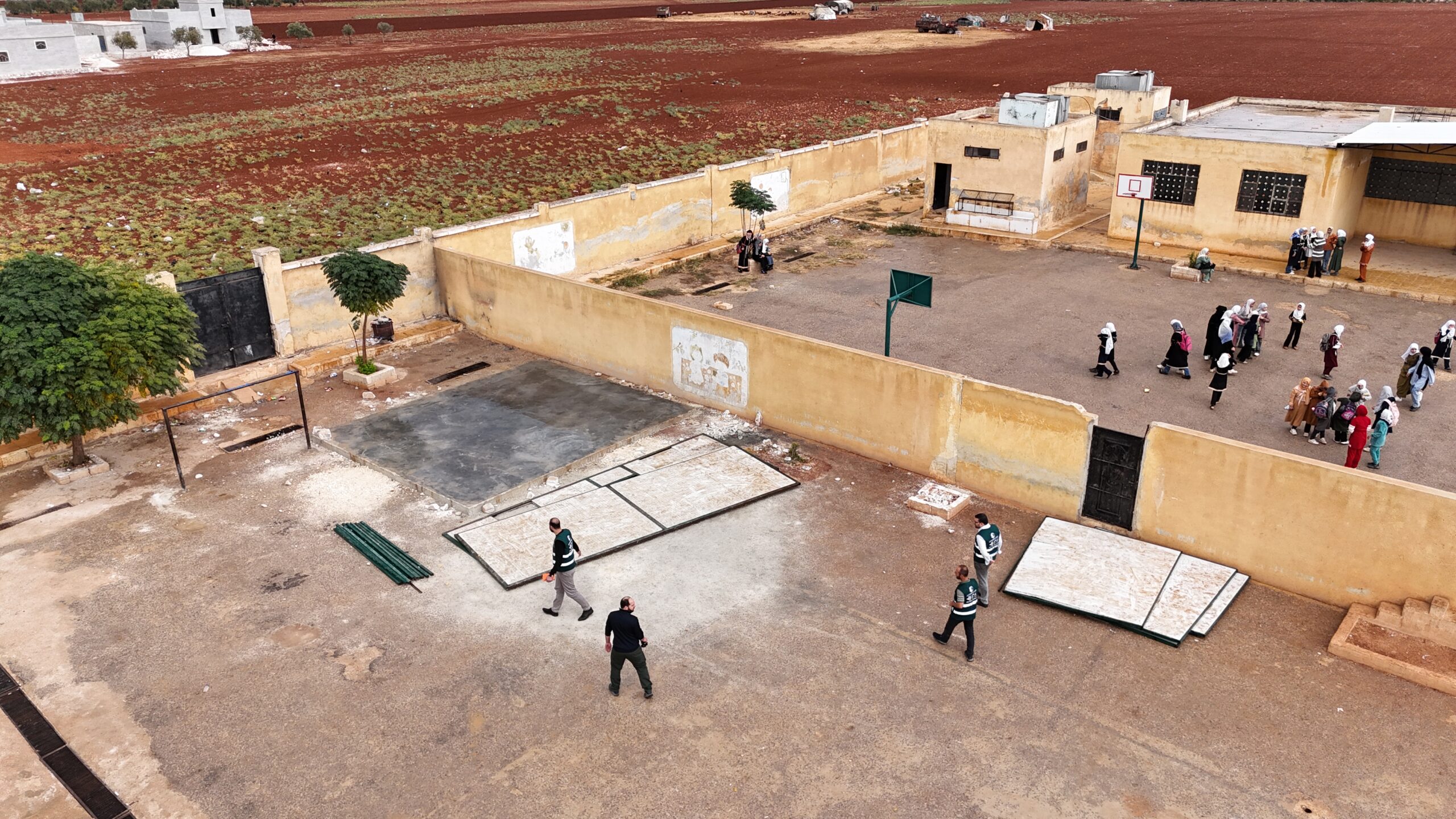 إعمار المدارس في سوريا: تقرير ميداني حول جهود إعادة التأهيل 7 إعداد المخططات الهندسية