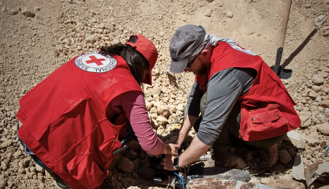 مخلفات الحرب تهدد حياة أطفال سوريا 5 مخلفات الحرب تهدّد حياة أطفال سوريا3