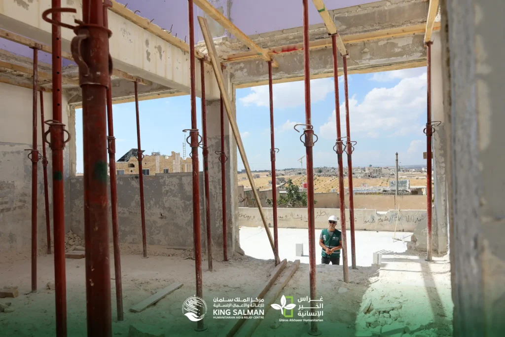 تدشين مشروع إعادة تأهيل مدرسة وجامع في معرشورين بإدلب 8 أعمال إنشاء في مدارس